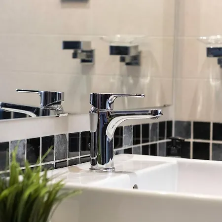 Apartment Amplio, Muy Luminoso Y En El Centro De