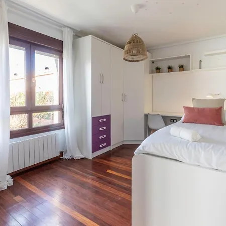 Apartamento Amplio, Muy Luminoso Y En El Centro De