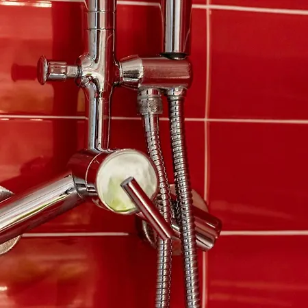 Apartment Amplio, Muy Luminoso Y En El Centro De *